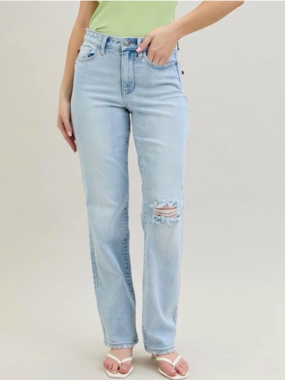 Judy Blue Light Wash Straight Leg Jeans